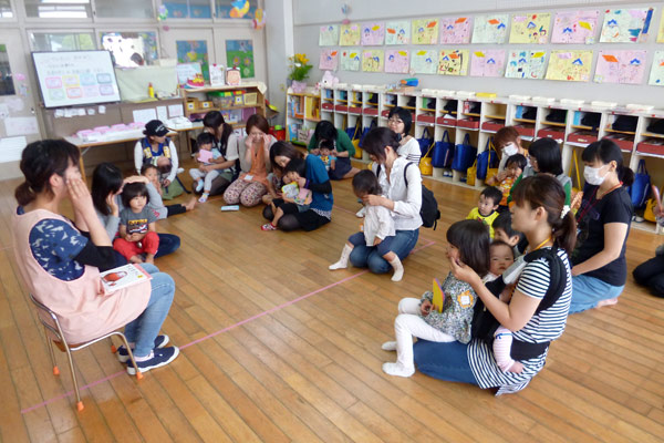 山口県防府市の幼稚園 玉祖幼稚園（たまのやようちえん）子育て支援  にこにこ元気っ子クラ 平成27年5月にこにこ元気っ子クラブ