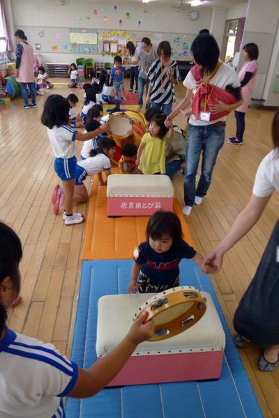 山口県防府市の幼稚園 玉祖幼稚園（たまのやようちえん）子育て支援  にこにこ元気っ子クラ 平成27年6月にこにこ元気っ子クラブ　体育