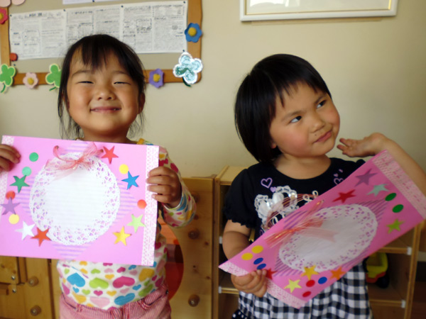 山口県防府市の幼稚園 玉祖幼稚園（たまのやようちえん）子育て支援 にこにこ元気っ子クラブ 平成26年6月にこにこ元気っ子クラブ　壁掛け作り